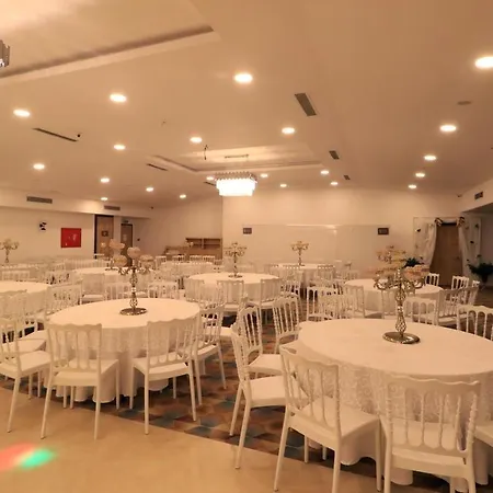 Hotel By Wyndham Vakfikebir 4*